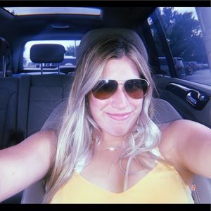 Meet your Posher, Maddie